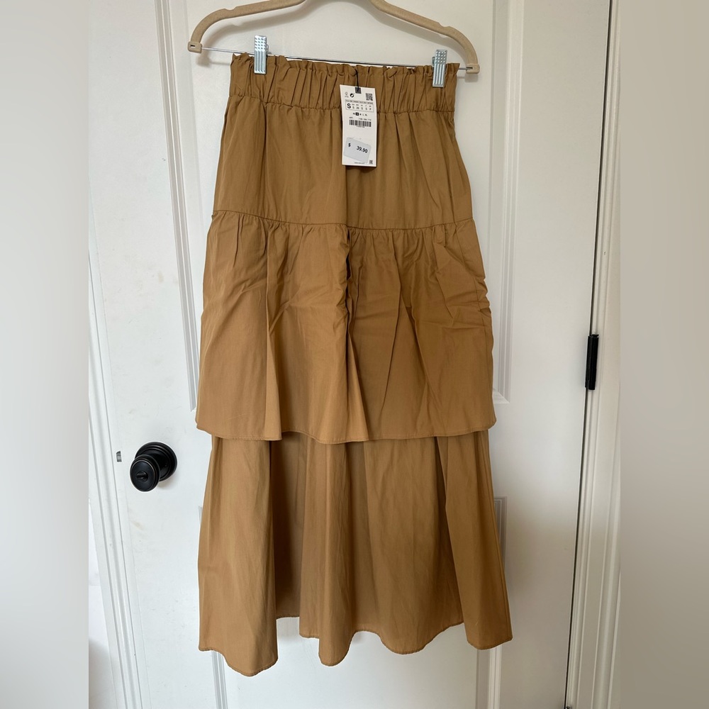 Khaki tiered midi skirt - new with tags never worn